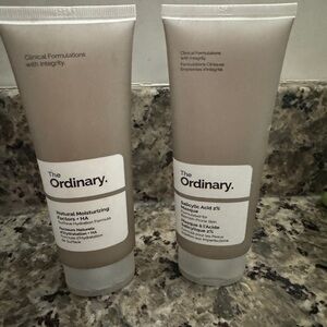 The Ordinary Natural Moisturizing Factors HA &  Salysic Acid 2% Masque